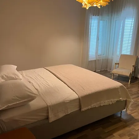 Zen House * Zrnovnica